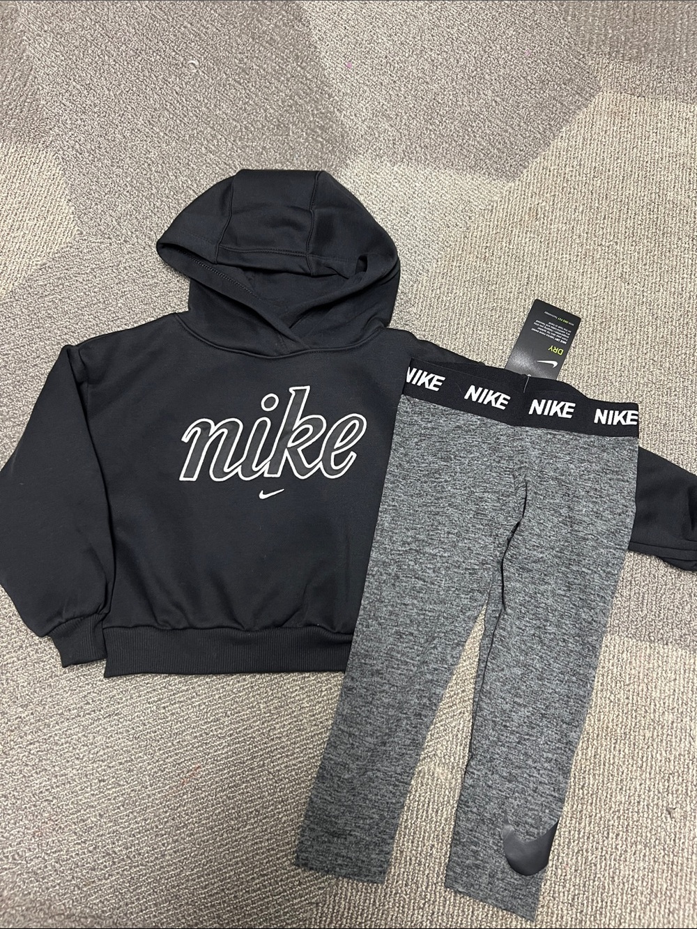 NIKE Girls Black Hoodie with Gray Leggings 4 NWT
